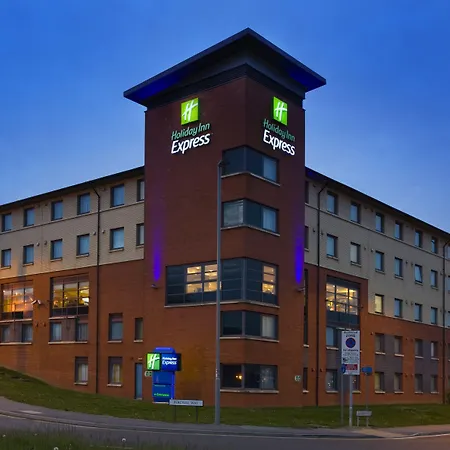 Holiday Inn Express London Luton Airport By Ihg-3