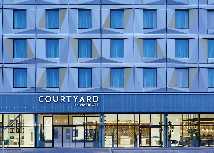 Courtyard By Marriott Luton Airport Hotel